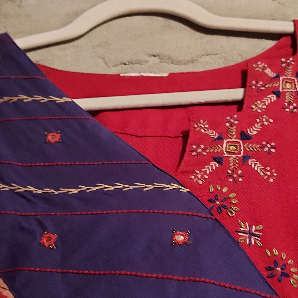 Vintage 1970's Indian caftan w/ gilded beading & embroidery - Picture 13 of 15